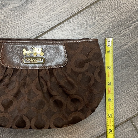 Coach wristlet - Picture 3 of 6